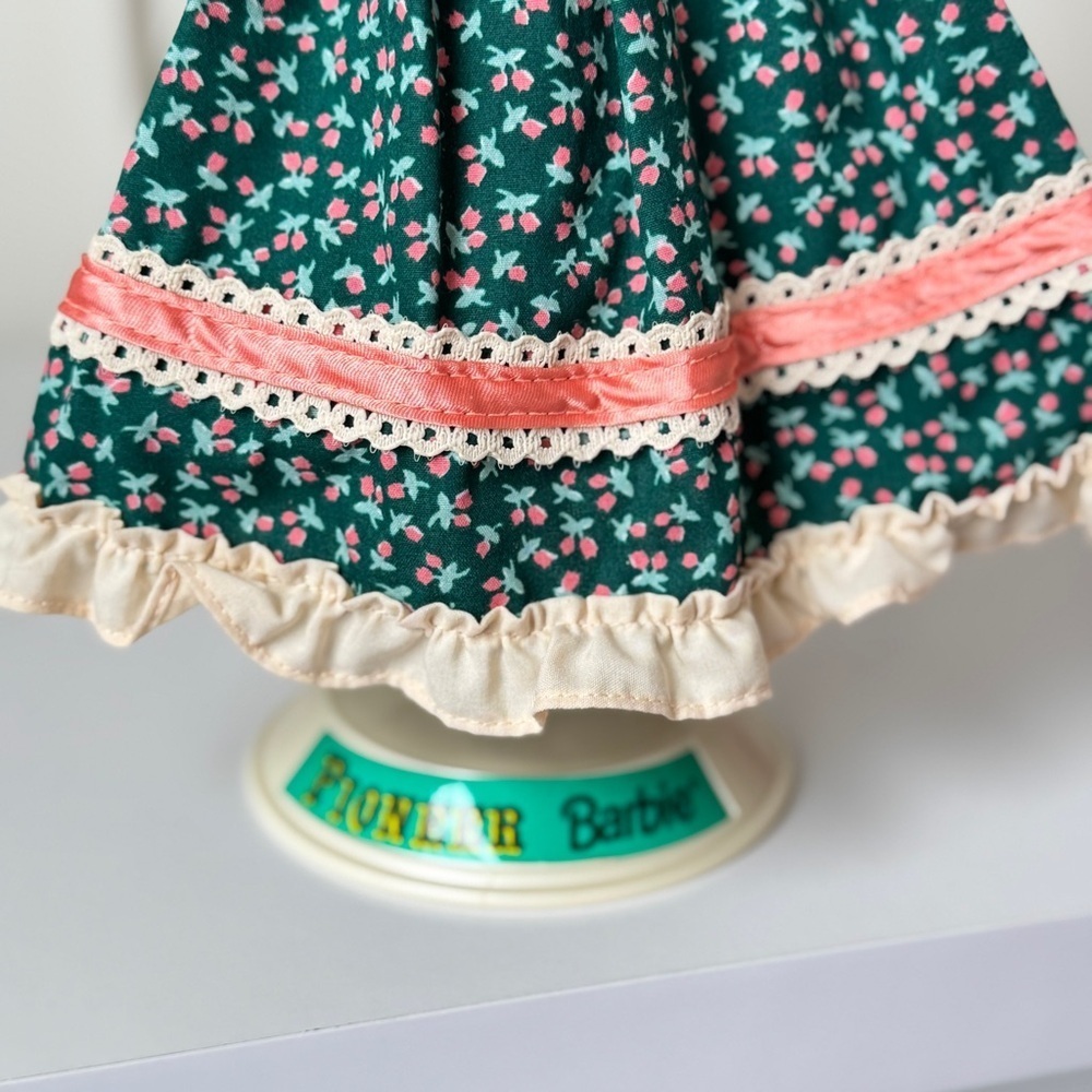 Vintage 1994 Pioneer Barbie American Stories Special Edition Doll - Picture 2 of 5